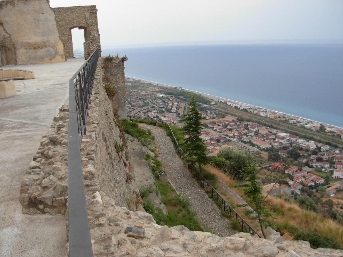 Al Castello Apartment Fiumefreddo Bruzio Kültér fotó