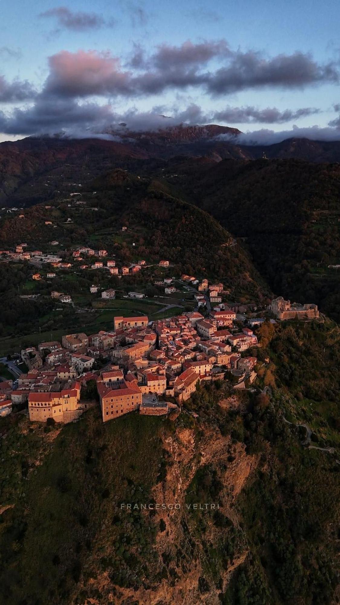 Al Castello Apartment Fiumefreddo Bruzio Kültér fotó